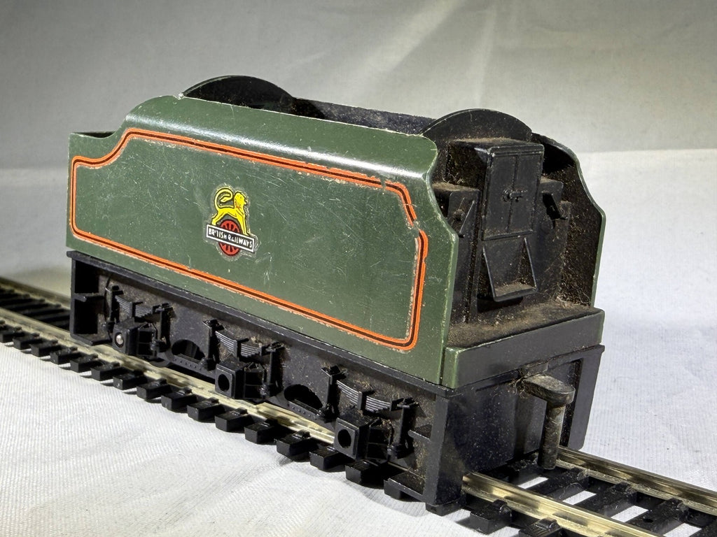 Tri-ang OO Gauge BR 6-Wheel Tender BR Green (Early Emblem) Tender