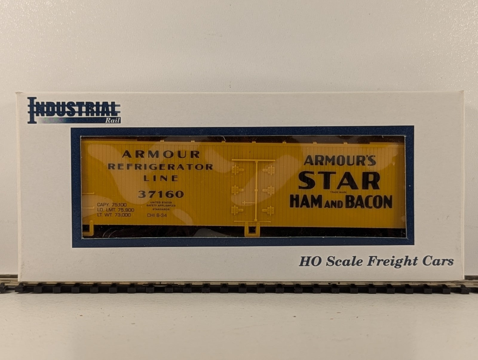 Industrial Rail HO Scale Armour Refrigerator Line Refrigerator Car 3716