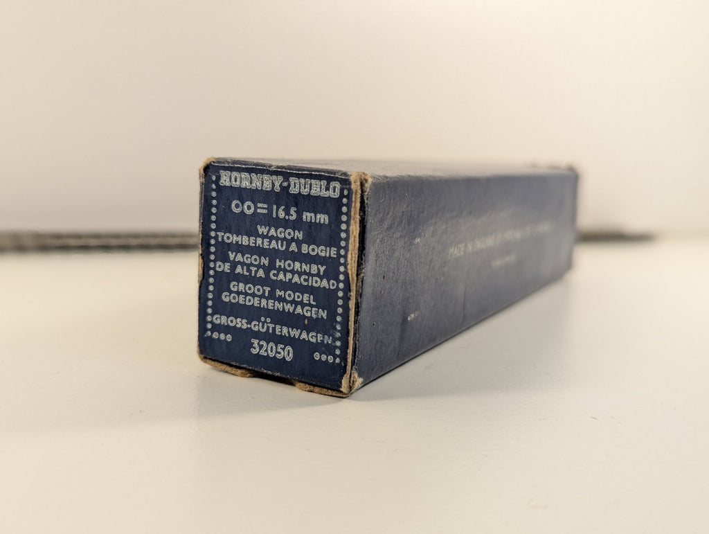 Hornby Dublo 32051 OO Gauge BR Grey Bogie Bolster Wagon - Wrong Box