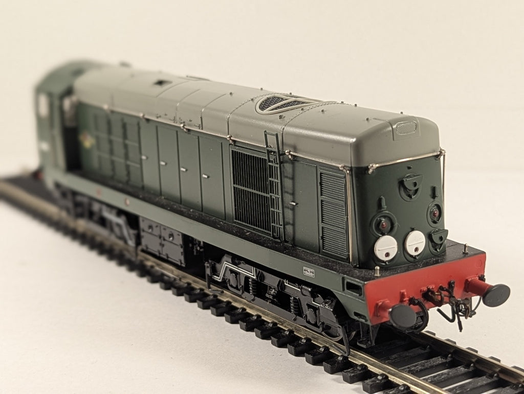 Bachmann OO Gauge Class 20 Diesel Locomotive D8000 BR Green