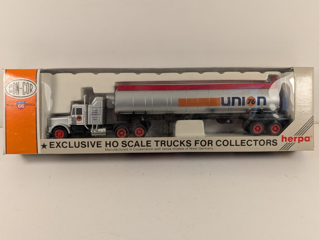 Con-Cor HO Scale Tractor & Oil Tanker Model Truck Union 76 Oil 0004-001004