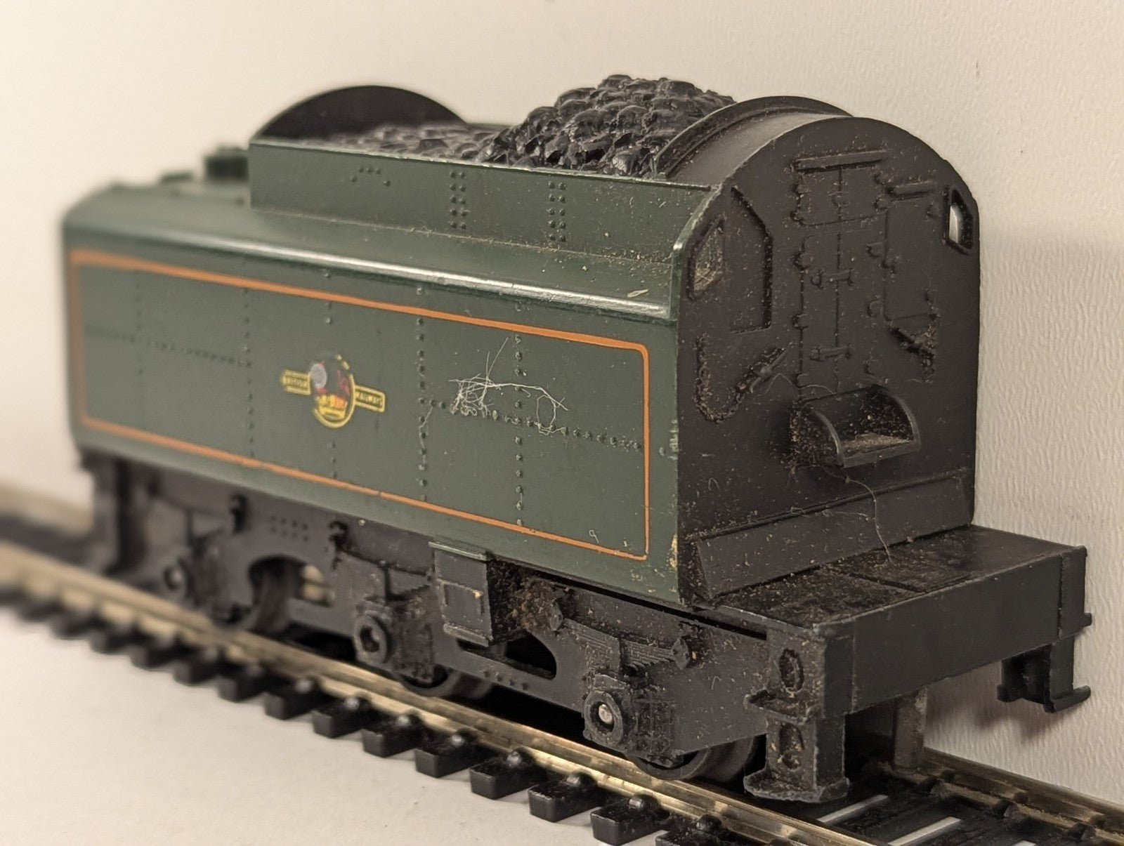 Tri-ang OO Gauge BR 6-Wheel Tender BR Lined Green R.33