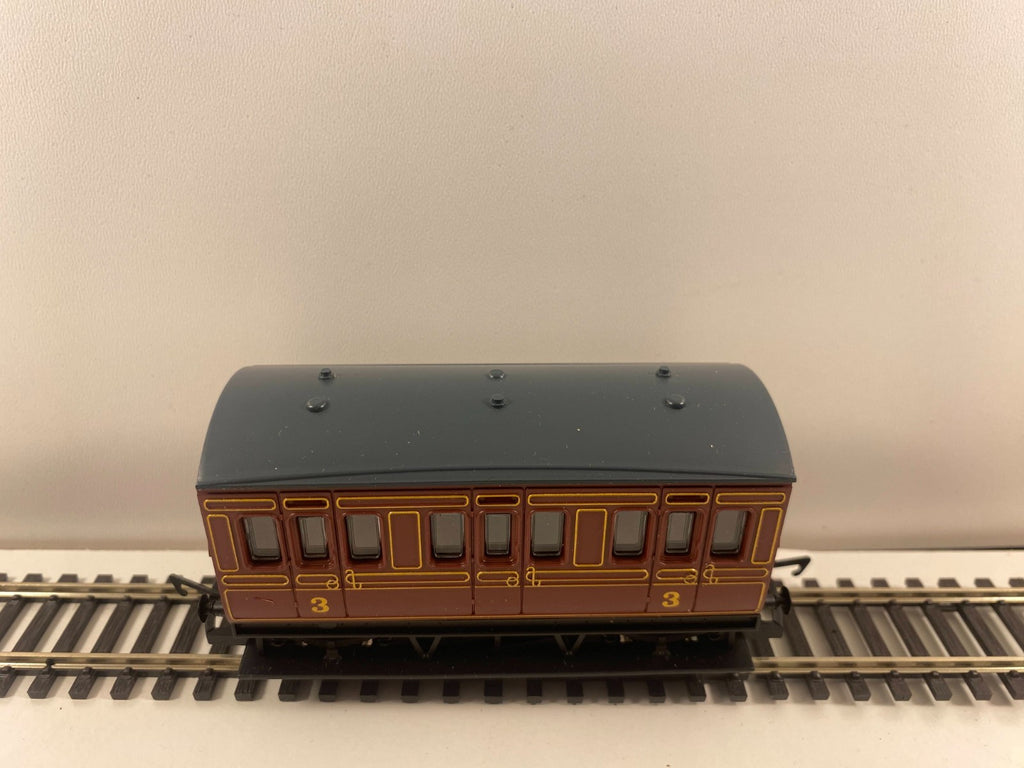 Hornby R468 LMS 4-Wheel 3rd Class Short Coach – OO Gauge