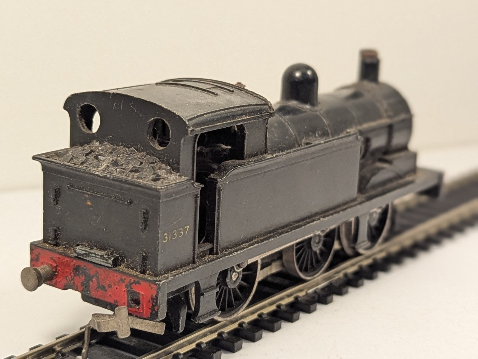 Hornby Dublo 2206 OO Gauge BR R1 0-6-0T Tank Loco 31337
