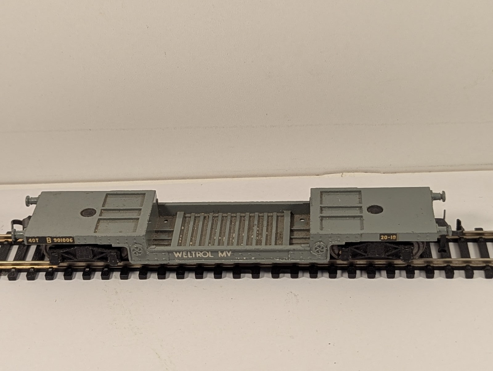 Hornby Dublo OO Gauge 40-Ton Bogie Well Wagon