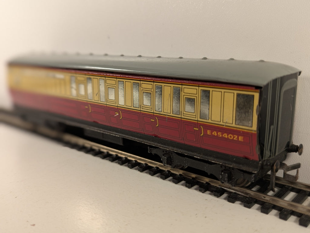 Hornby Dublo D11 E45402E Brake/Third Coach Red & Cream OO Gauge