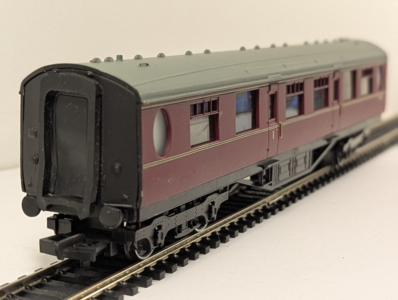 Bachmann Branchline OO Gauge LNER Thompson Brake Composite Coach BR Maroon