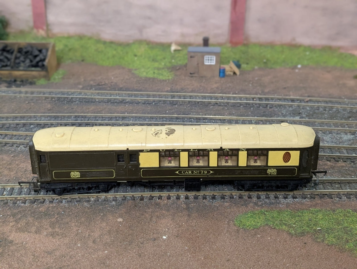 Tri-ang R328 OO Gauge Pullman Brake Coach ‘Car No 79’