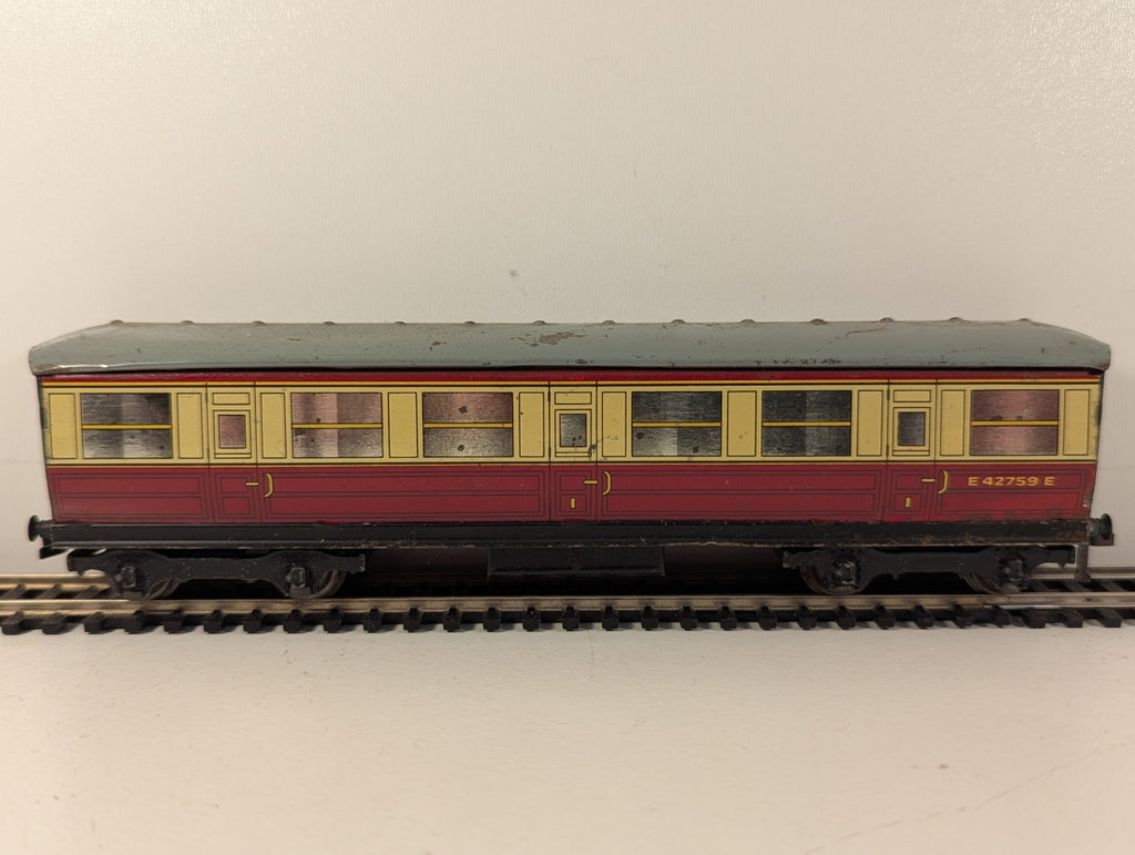 Hornby Dublo Gresley Corridor Third Coach Tinplate OO Gauge