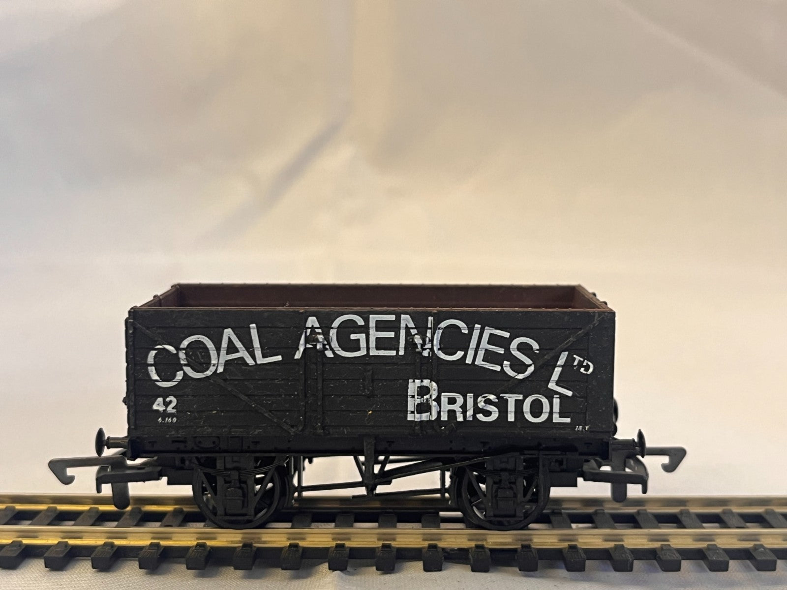 Dapol B181 OO Gauge Coal Agencies Bristol 7 Plank Wagon