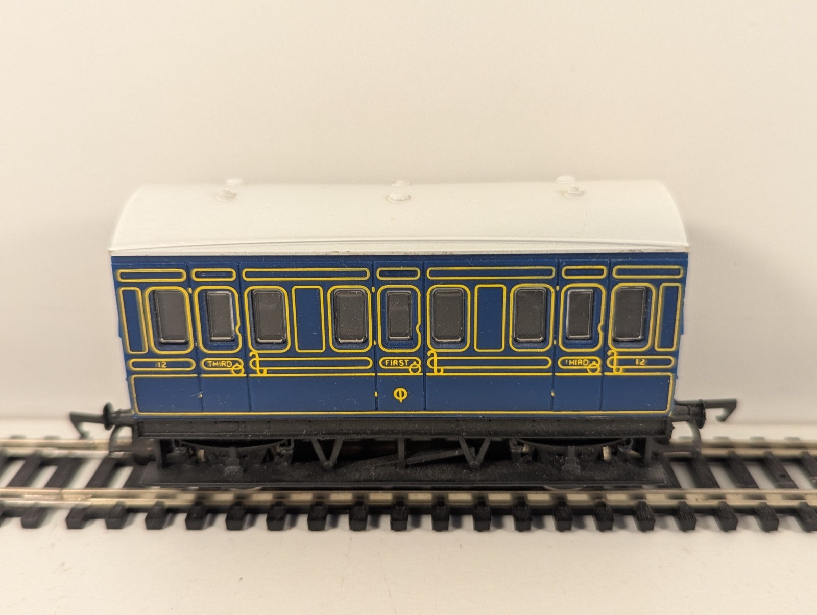 Hornby OO Gauge Caledonian Railway 4-Wheel Coach