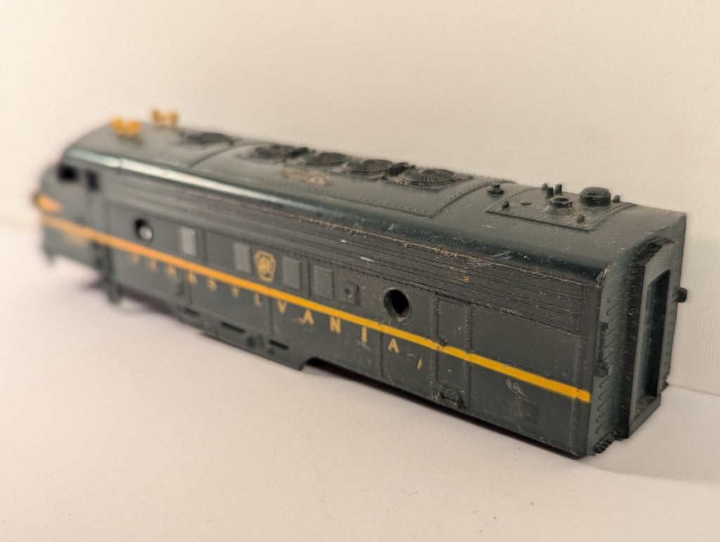 Mantua HO Gauge Pennsylvania Railroad Diesel Locomotive Body Shell - damaged