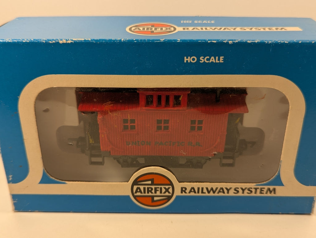 Bachmann HO Union Pacific Old-Time Bobber Caboose