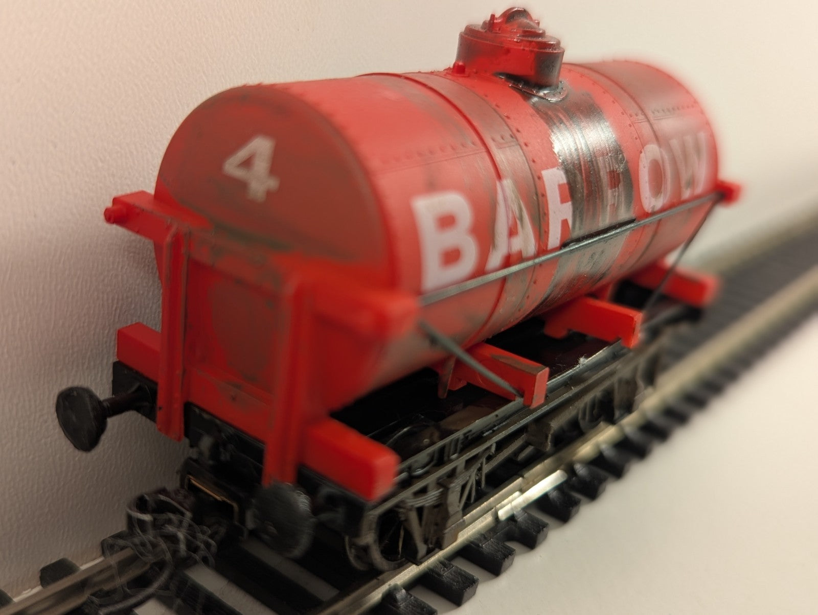 Dapol B597 12-Ton Tank Wagon – “Barrow” – Weathered – OO Gauge