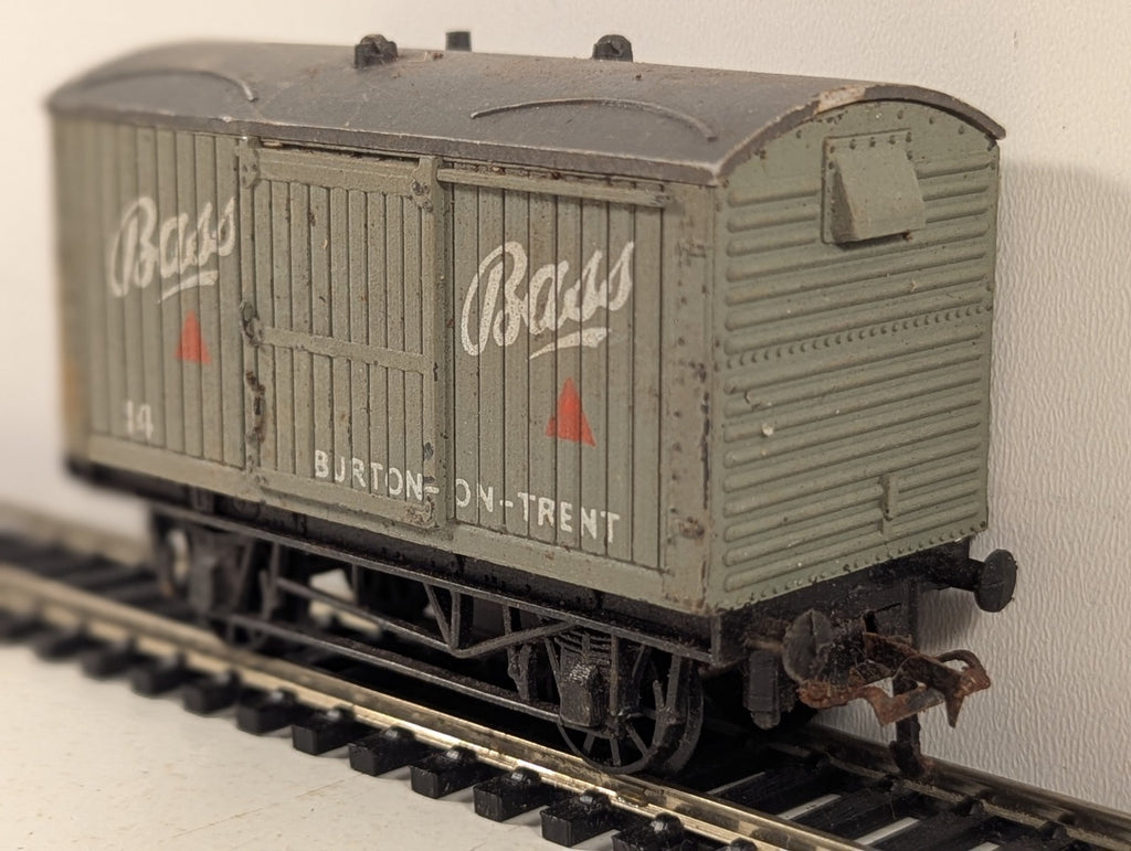 Graham Farish OO Gauge Bass Ventilated Van 14