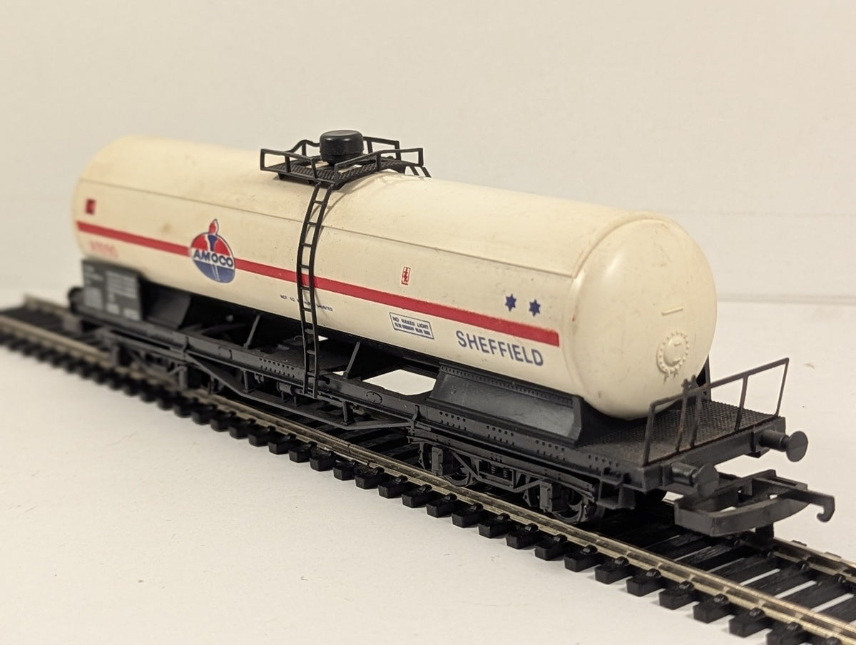 Lima OO Gauge Amoco Sheffield Bogie Tank Wagon A1090 Amoco White & Red