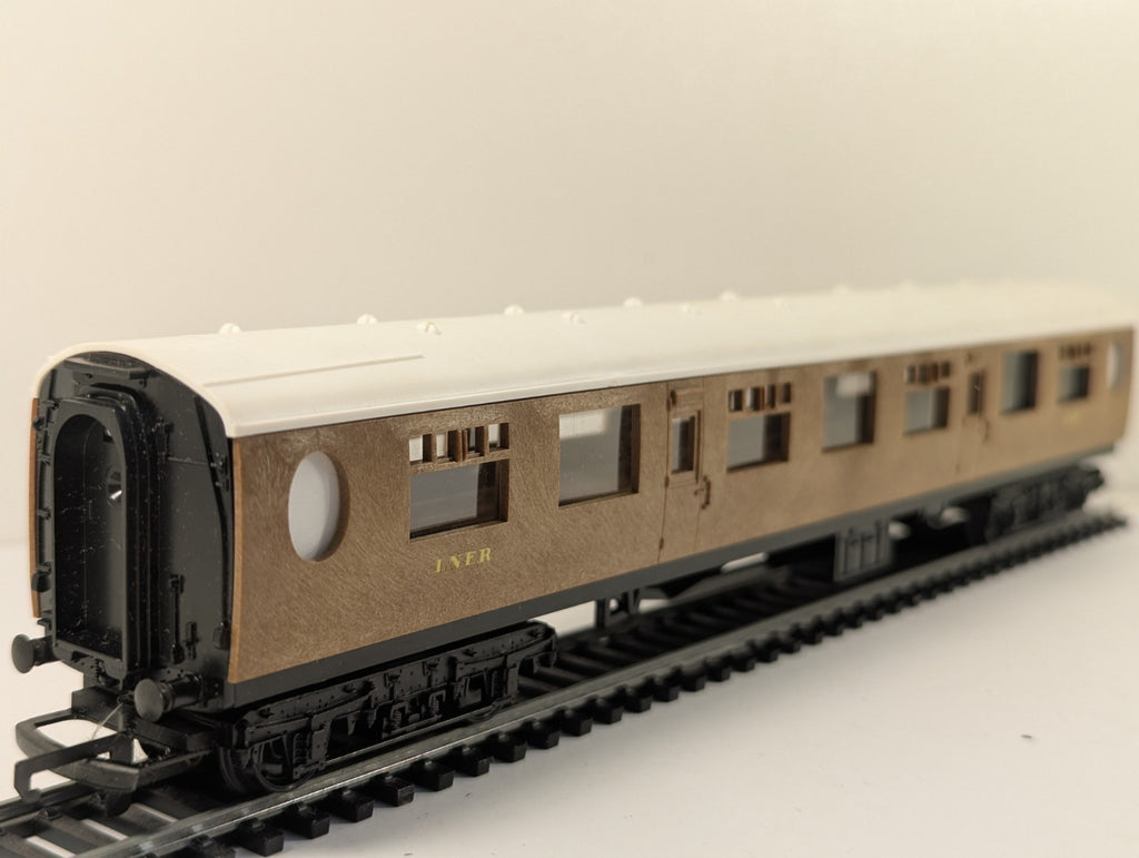 Tri-ang Hornby R745 OO Gauge LNER Full Third Coach - Boxed