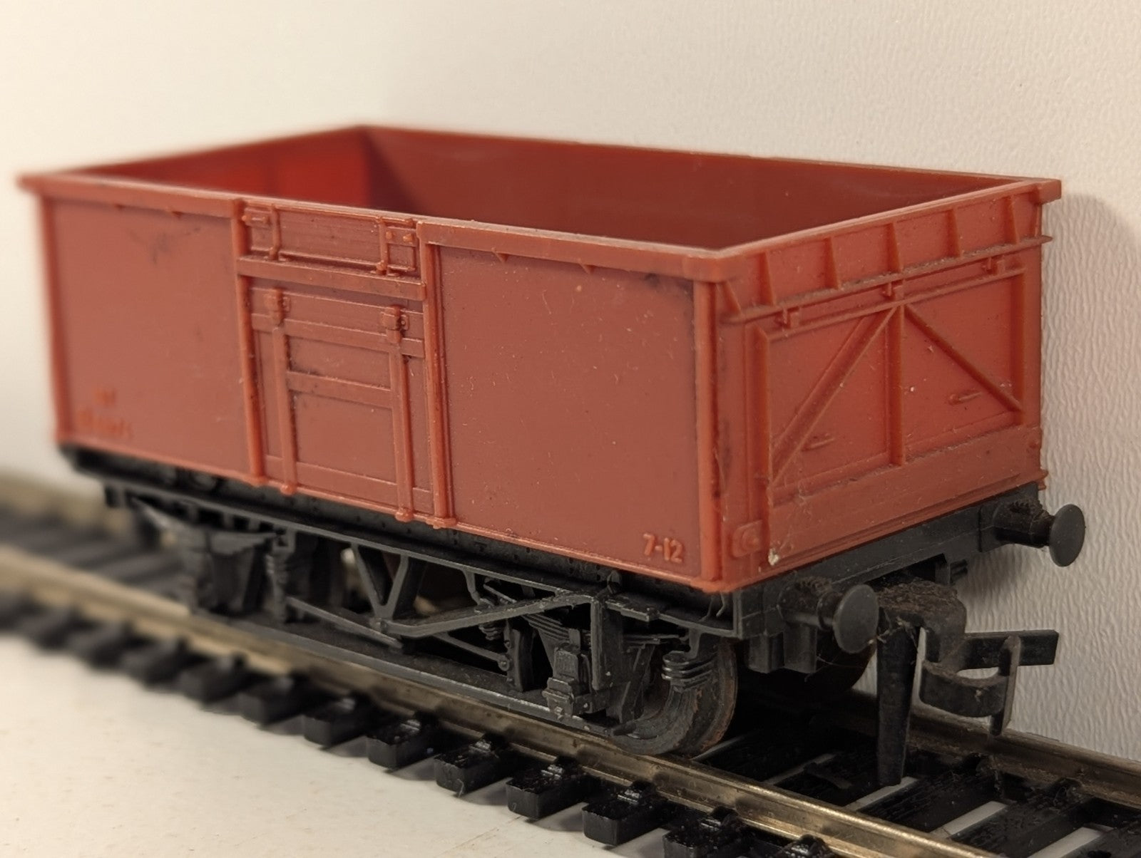 Trix 5001 BR 16 Ton Mineral Wagon Brown OO Gauge