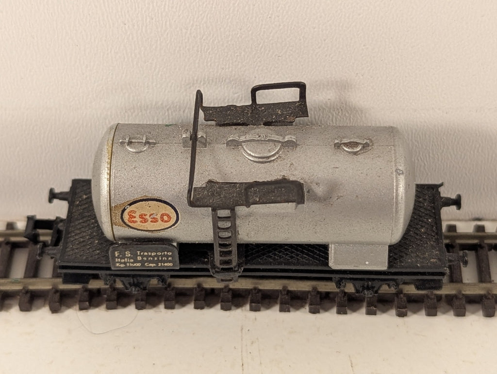 Lima MicroModels N Gauge Esso Tank Wagon - Missing Coupler