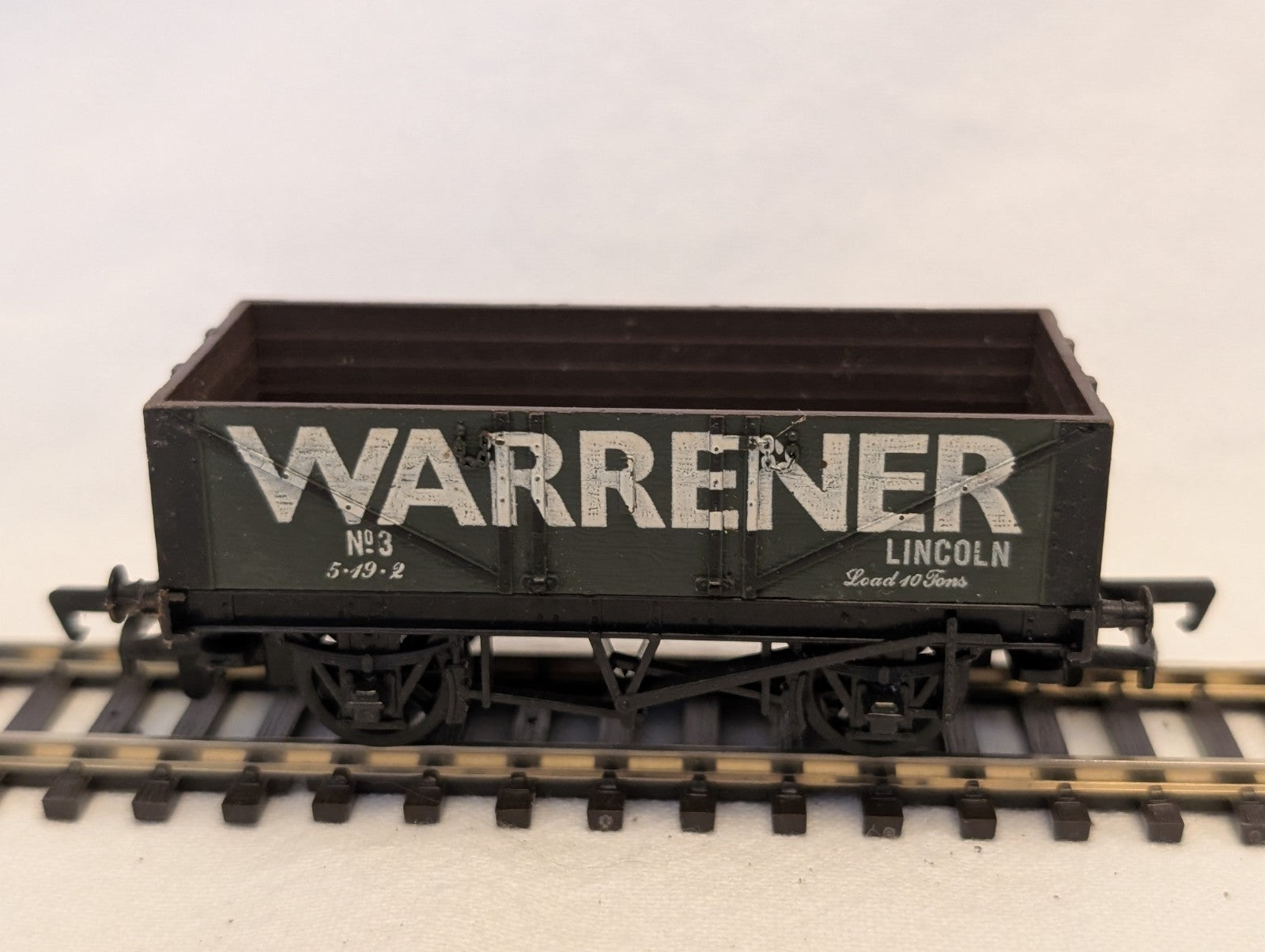 Mainline OO Gauge 7 Plank Open Wagon Goods Wagon No. 3 Warrener (Li