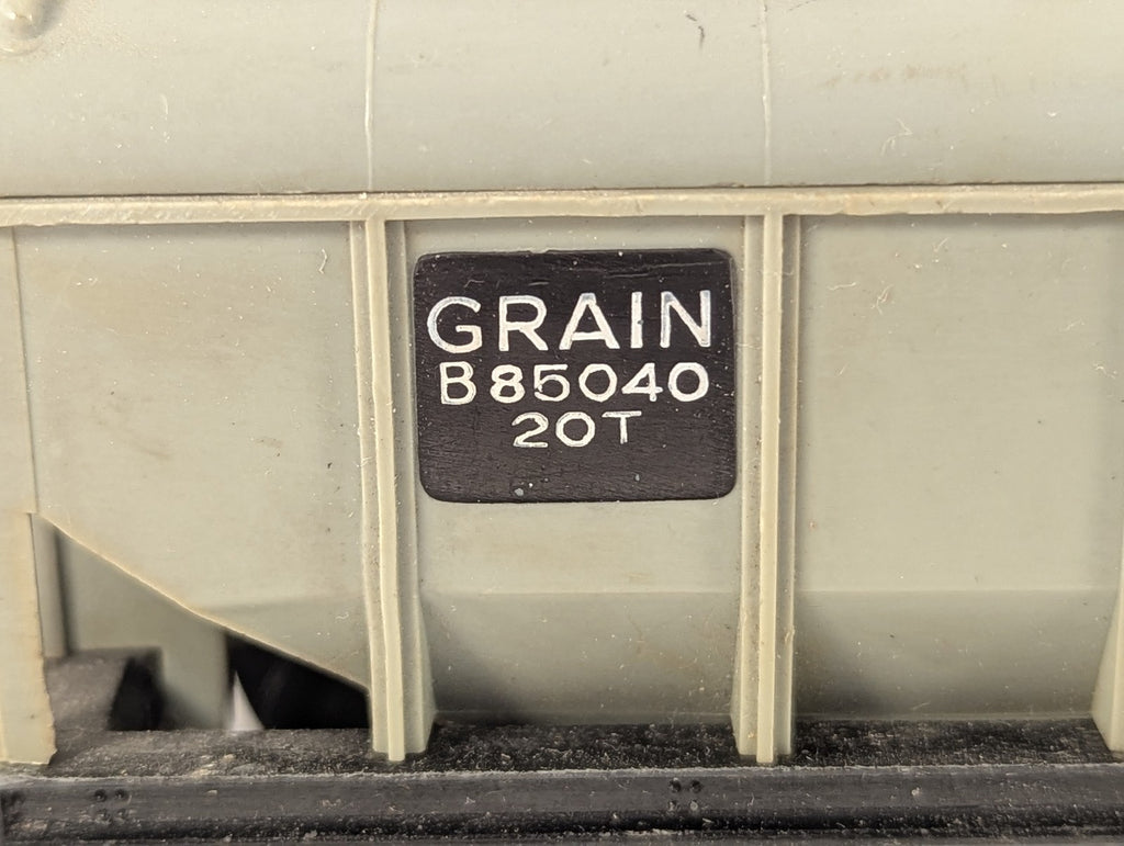 Tri-ang OO Gauge 20 Ton Grain Wagon Goods Wagon B85040 BR Grey R214