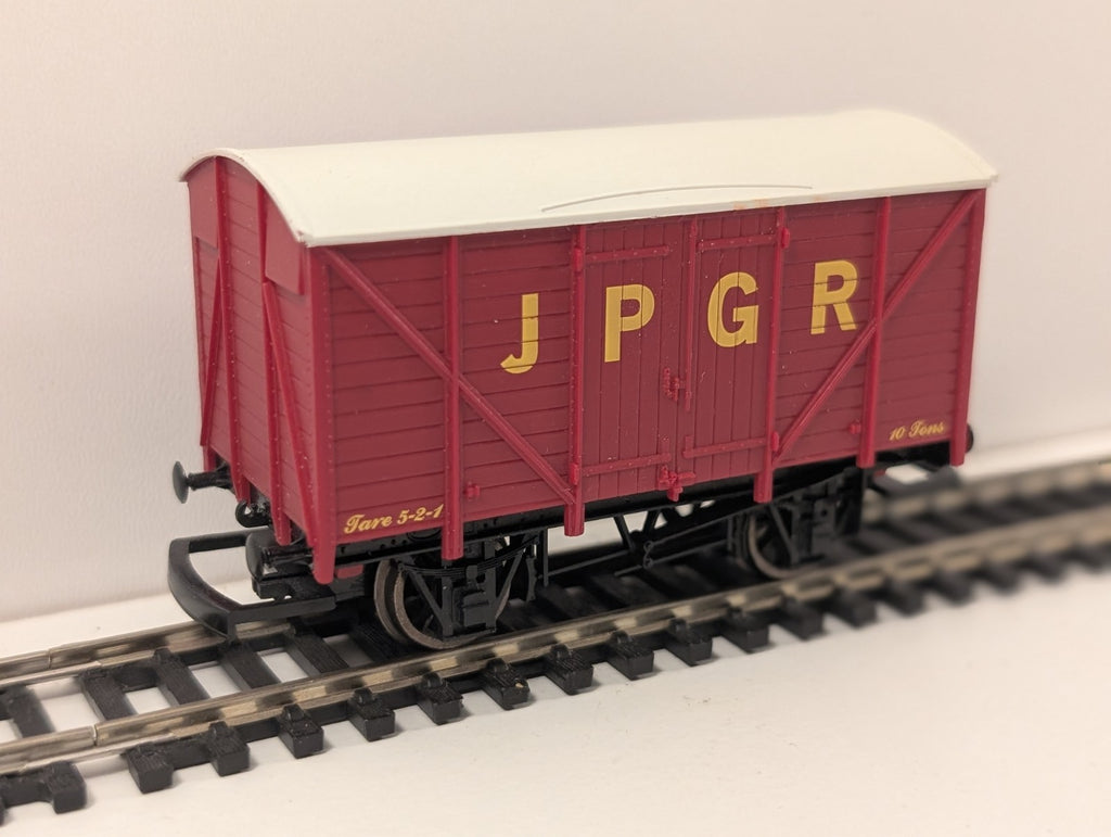 Hornby JPGR 10T Vent Van