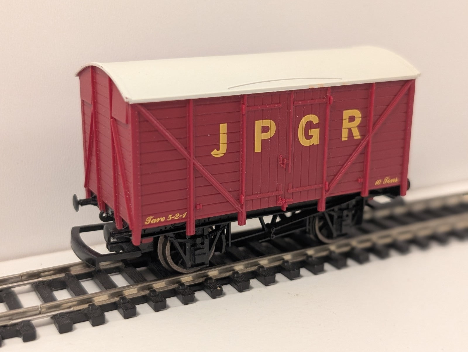 Hornby JPGR 10T Vent Van