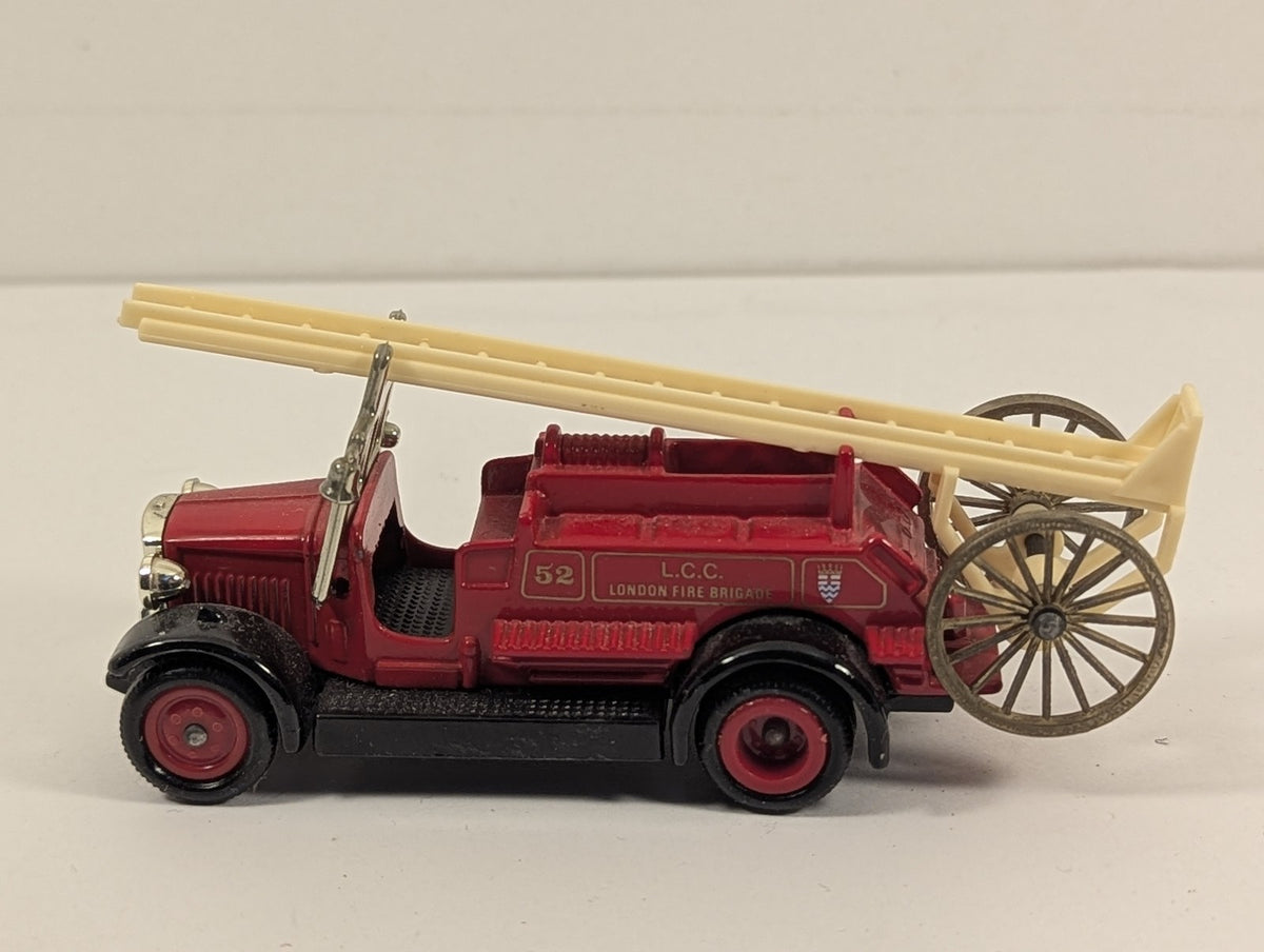 Lledo Dennis Fire Engine Die-cast Model Vehicle 52