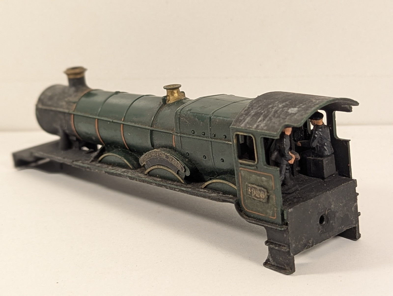 Tri-ang OO Gauge Class 4900 Hall Class 'Dumbleton Hall' Locomotive Body Shell