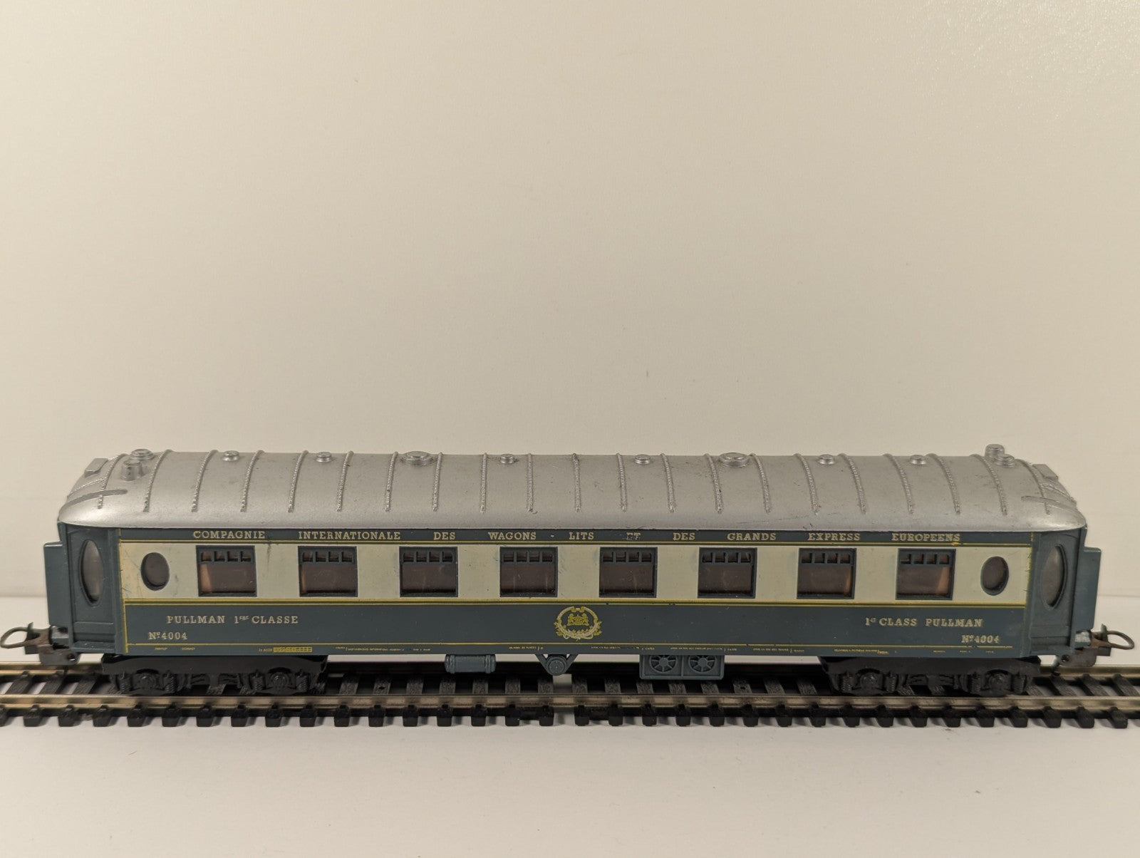 Lima HO Gauge CIWL Pullman 1st Class Coach 4004