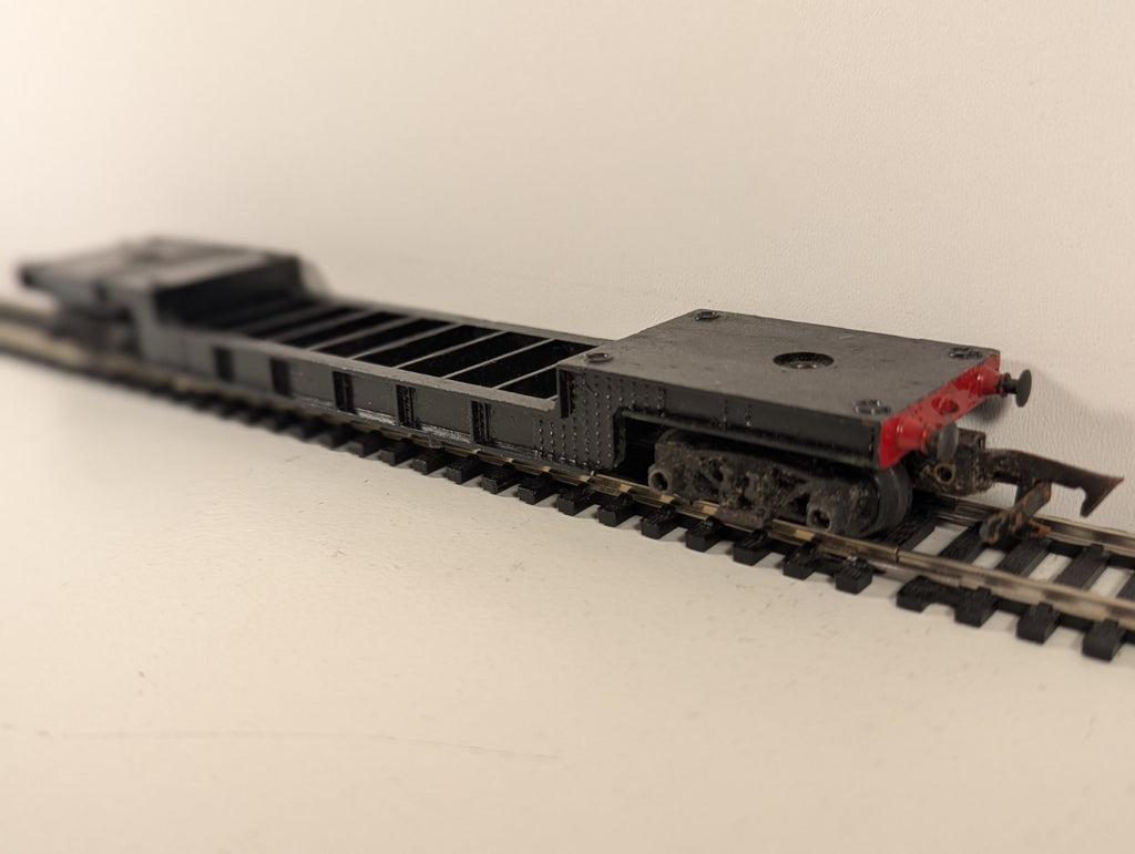 Tri-ang R118 OO Gauge Bogie Well Wagon – Repainted
