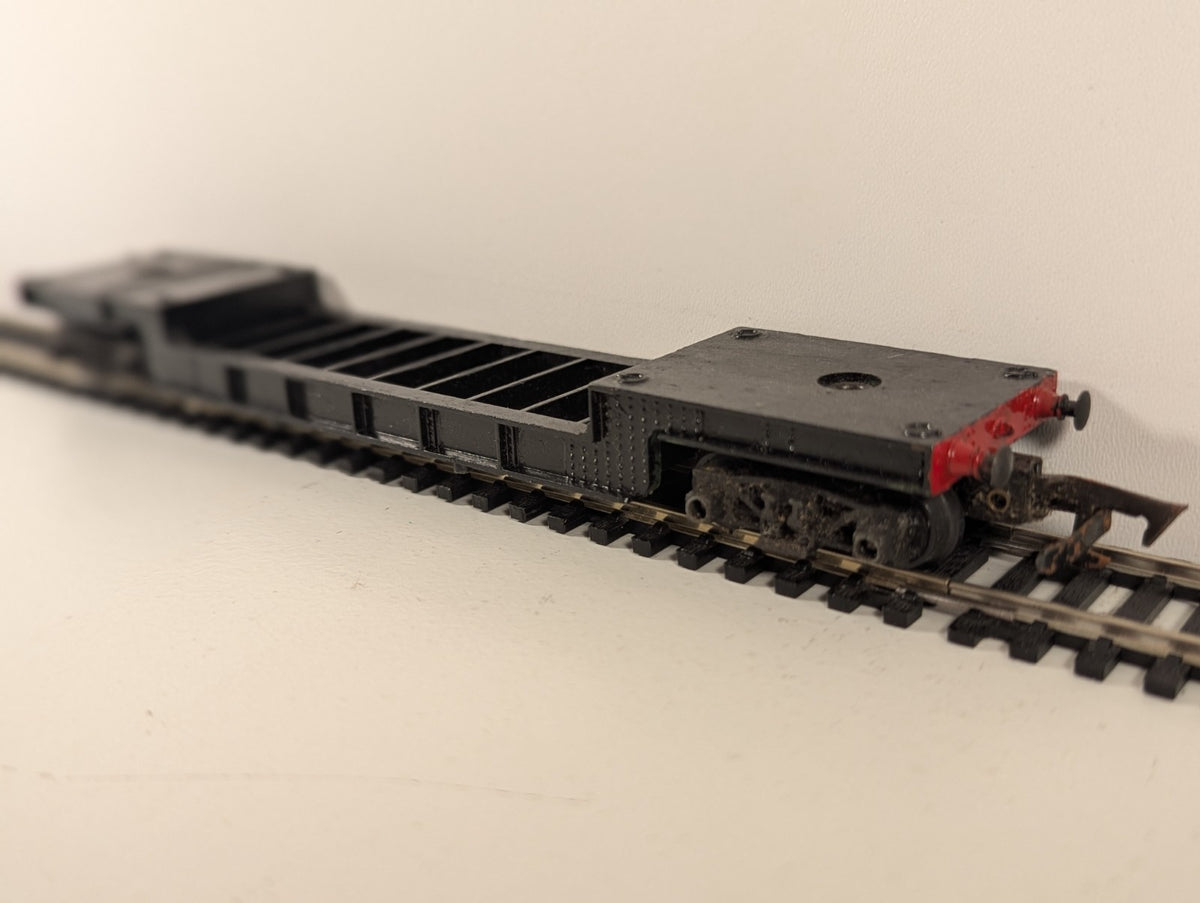 Tri-ang R118 OO Gauge Bogie Well Wagon – Repainted