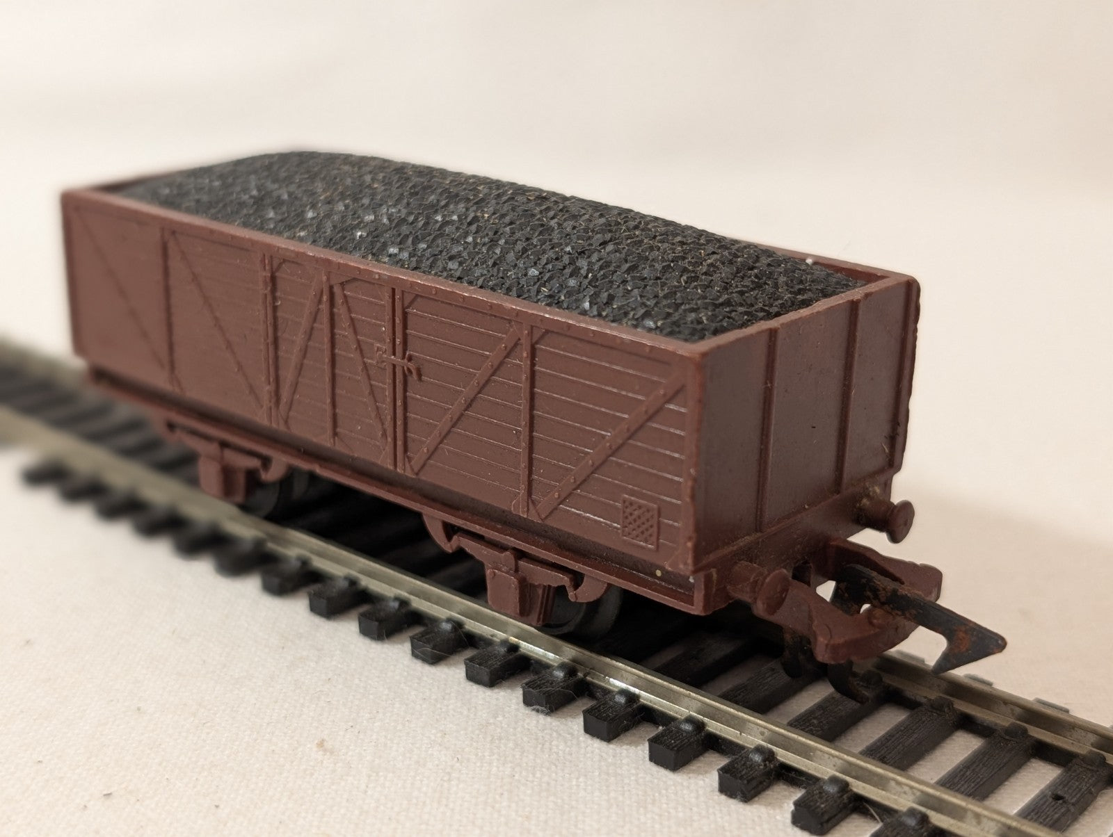 Jouef Playcraft HO Scale Brown Coal Hauler