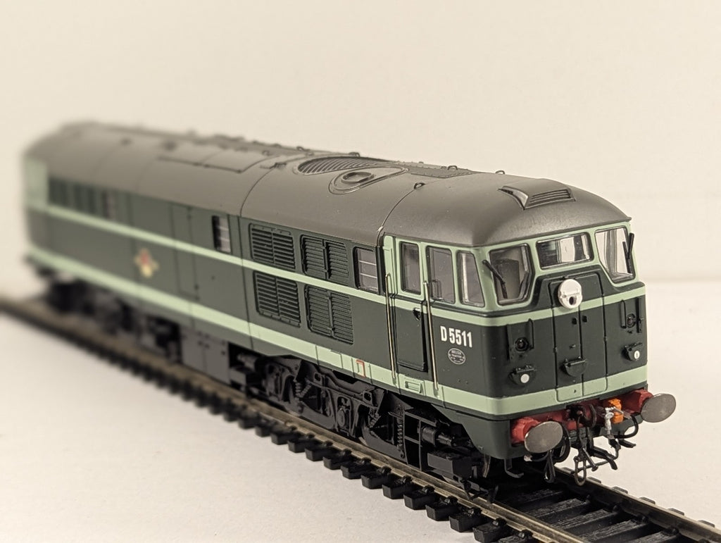 Hornby R2420A OO Gauge Class 31 Diesel Locomotive D5511 BR Two-Tone Green