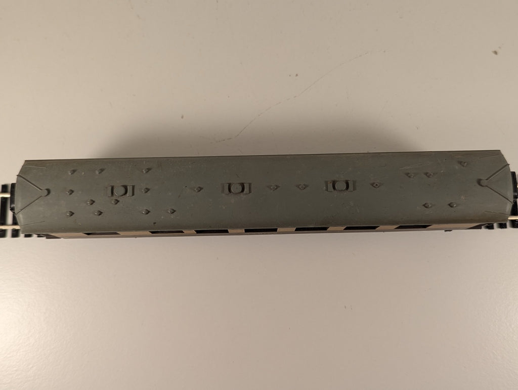 Hornby Dublo 4035 OO Gauge Pullman 1st Class Coach “Aries”