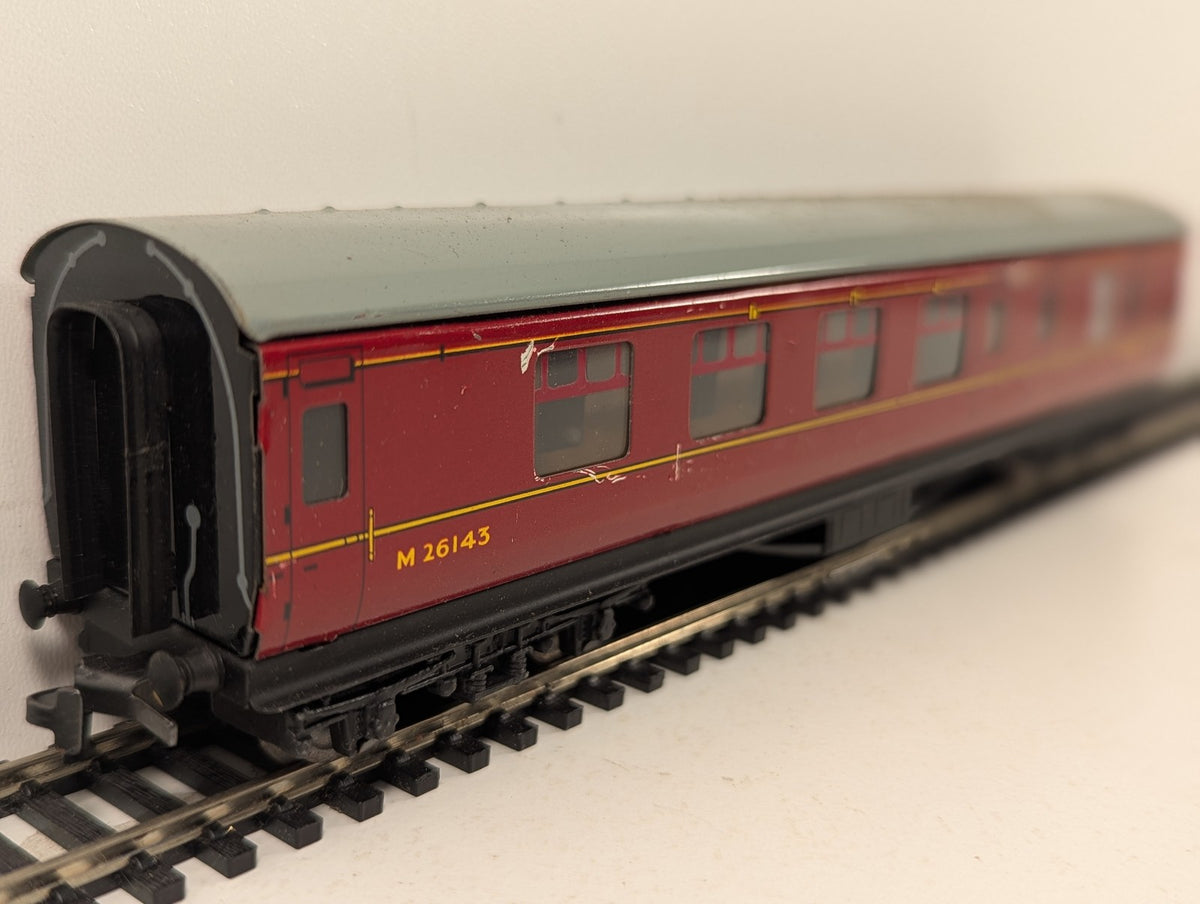 Hornby Dublo OO Gauge D12 BR Maroon Brake Third Corridor Coach Passenger Coach