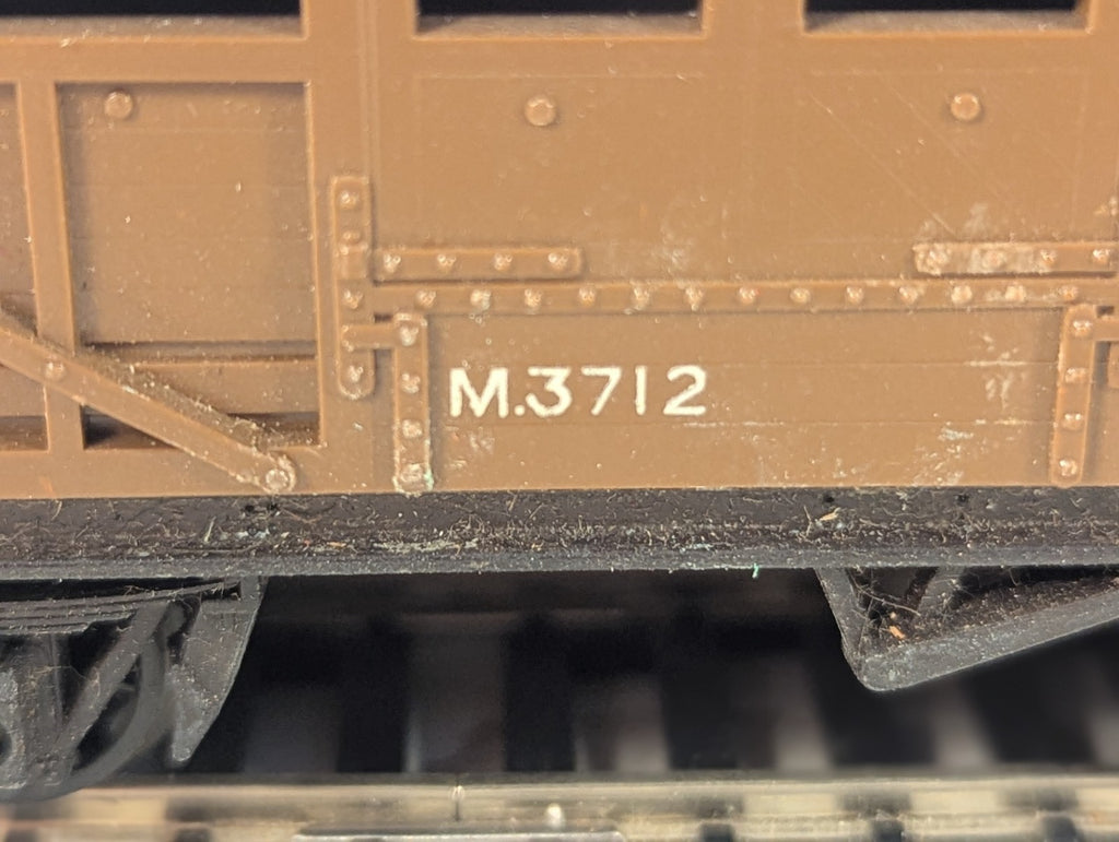 Tri-ang OO Gauge Cattle Wagon Goods Wagon M3712 BR Brown R122