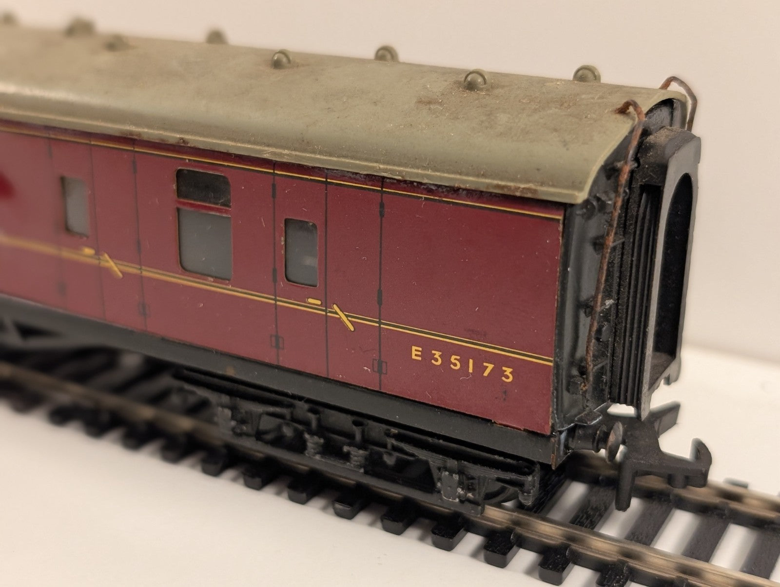 Hornby Dublo 4053 OO Gauge BR Brake 2nd Coach (E35173) – Needs Restoration