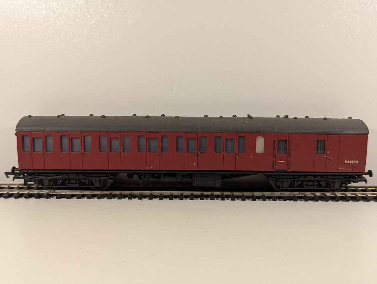 Bachmann 34-625 BR Mk1 Suburban Brake Coach in Crimson