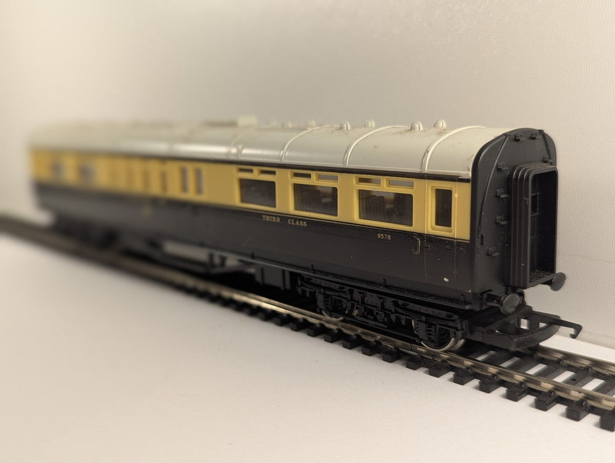 Hornby OO Gauge G.W.R. Restaurant Car Passenger Coach 9578