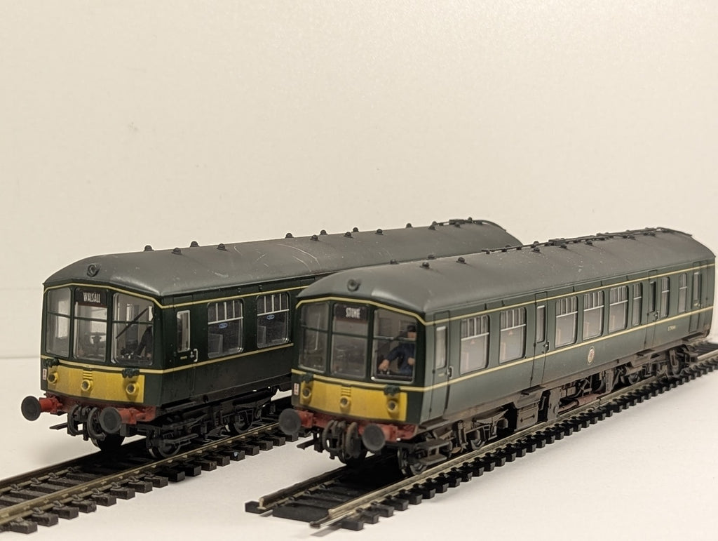 Bachmann OO Gauge Derby Lightweight 2-Car DMU Diesel Multiple Unit