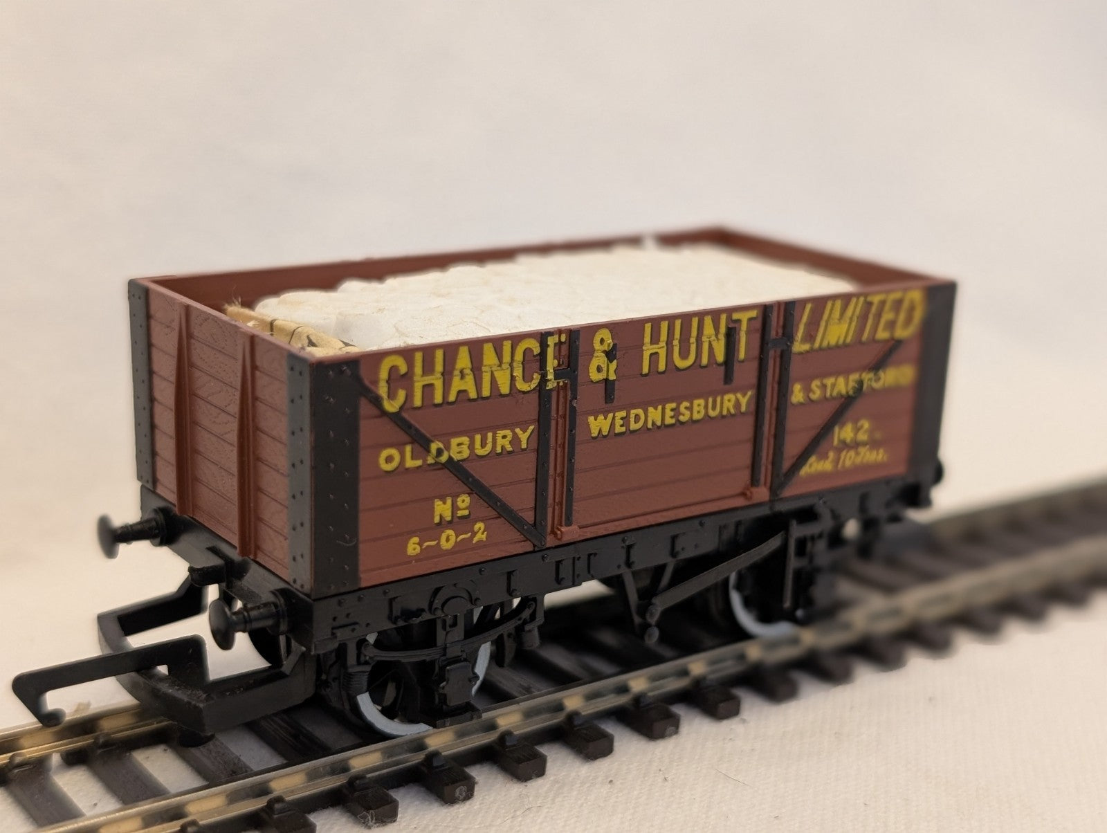 Hornby 5 Plank Wagon 'Chance & Hunt' (with Load) Goods Wagon