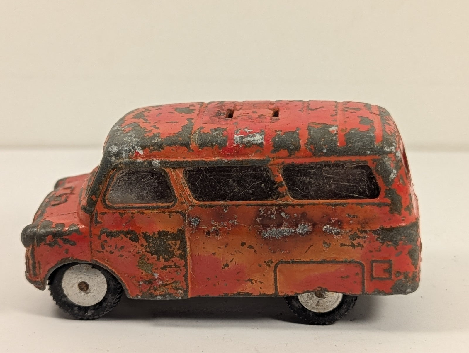 Corgi Toys 404 Bedford Dormobile Campervan 1:43 Scale - Chipped Paint