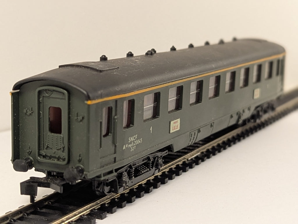 Hornby-Acho HO Gauge French SNCF Green Passenger Coach