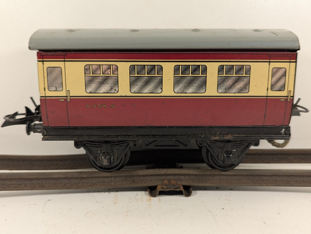 Hornby O Gauge No. 51 Coach 3rd Class Passenger Coach BR Crimson and Cream 42123