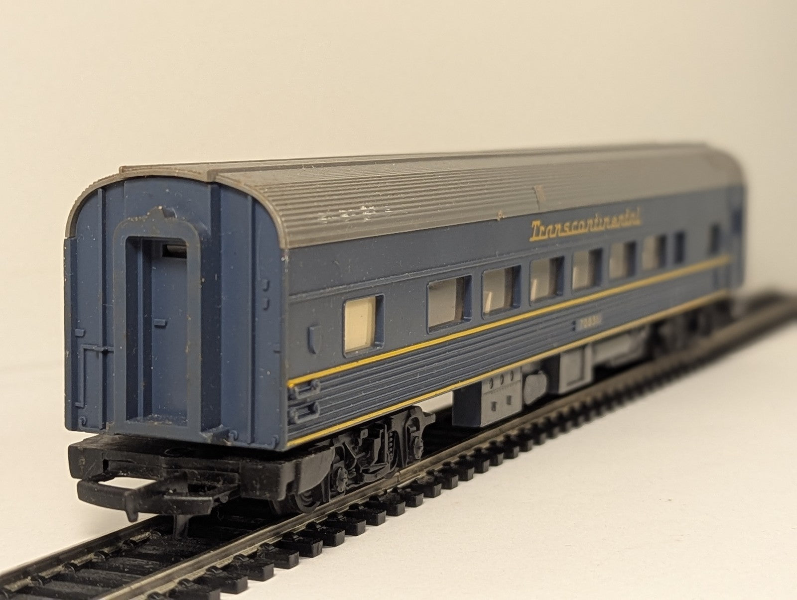Tri-ang OO Gauge Transcontinental Passenger Coach 70831