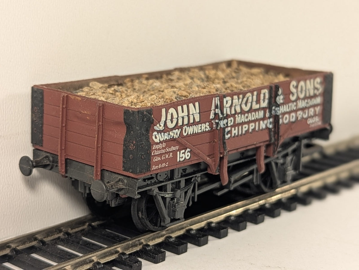 Airfix OO Gauge 7 Plank Wagon John Arnold & Sons Goods Wagon 156