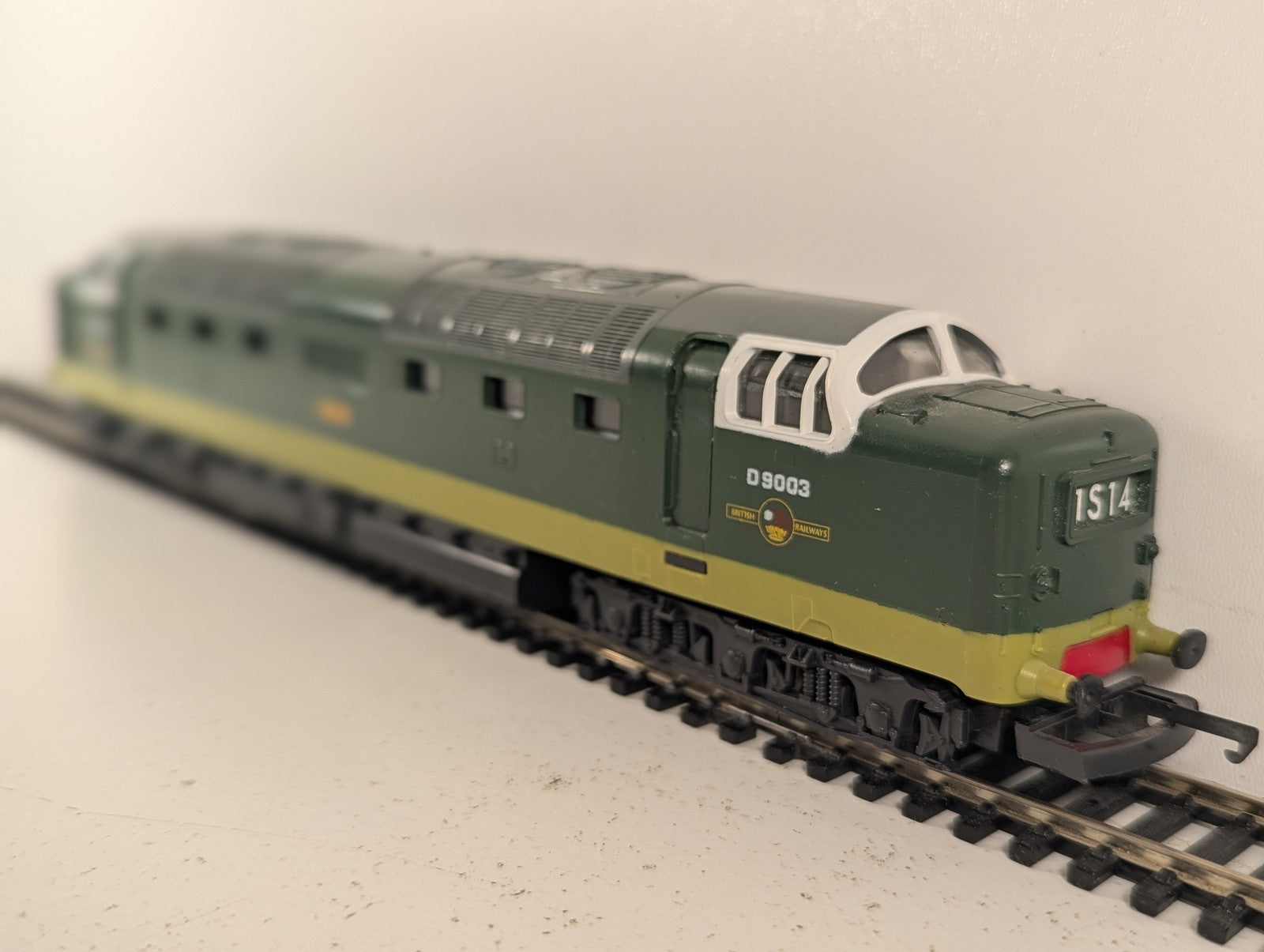 Lima OO Gauge Class 55 Deltic 'Meld' Diesel Locomotive D9003 BR Two-Tone Green