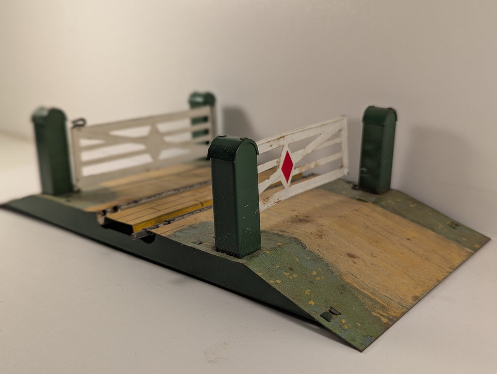Hornby O Gauge No. 1 Level Crossing