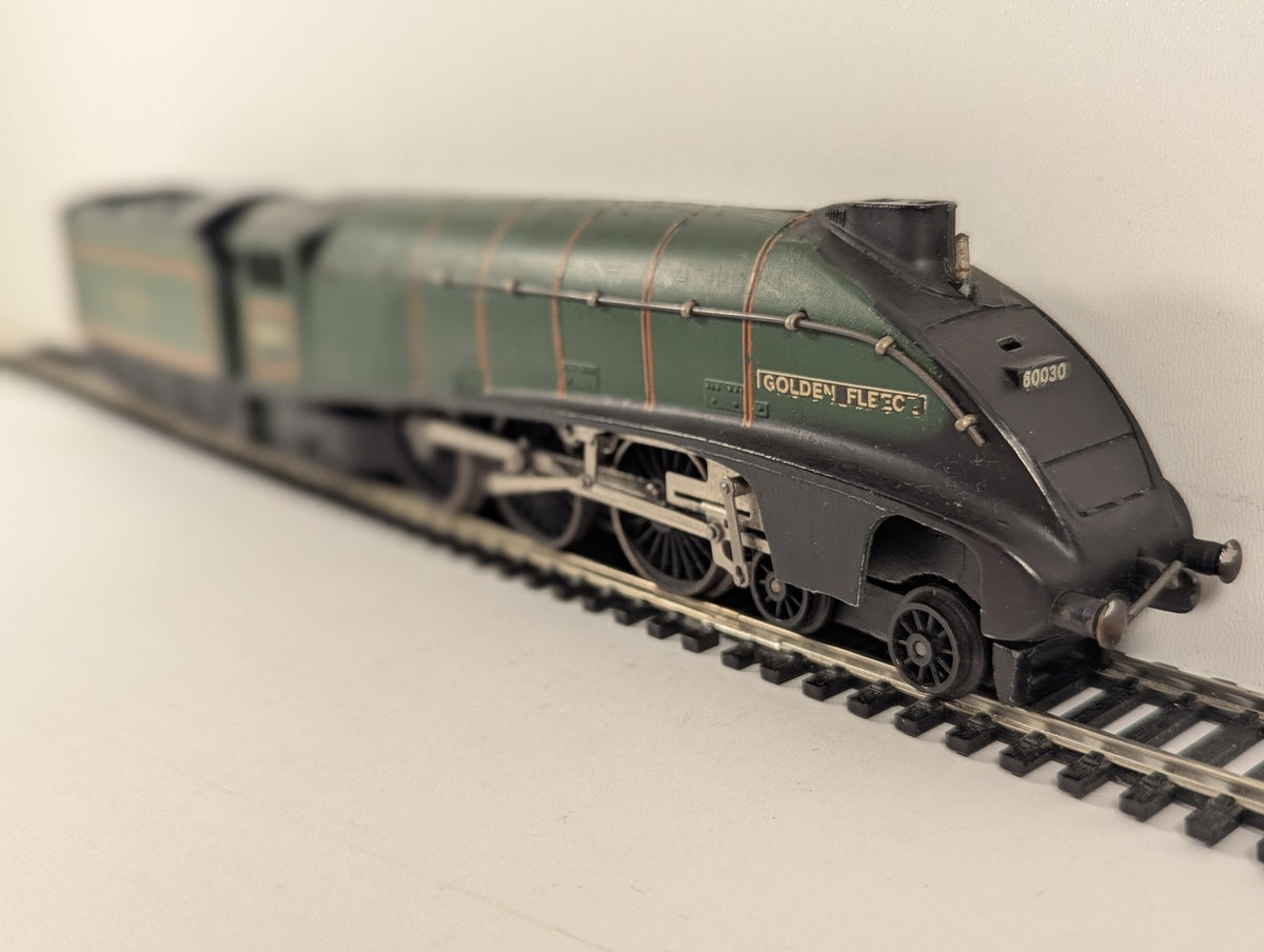 Hornby OO Gauge Class A4 'Golden Fleece' Steam Locomotive 60030 BR Green R313